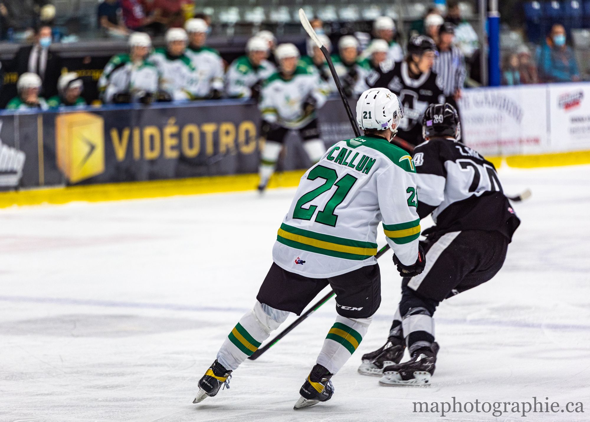 L'Armada recoit Les Foreurs de Val d'Or