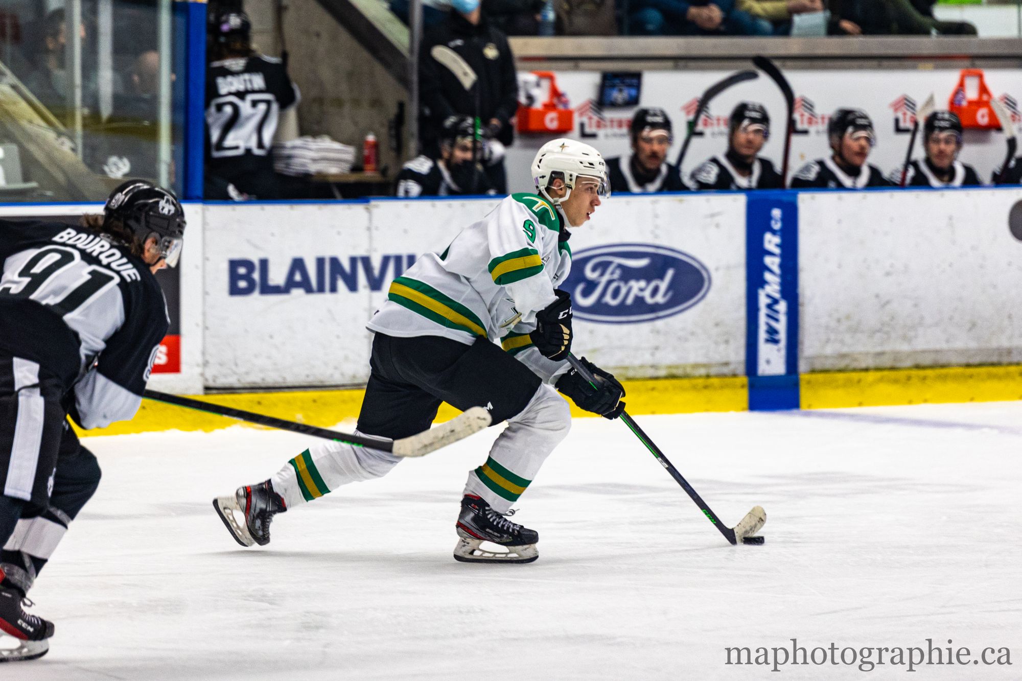 L'Armada recoit Les Foreurs de Val d'Or