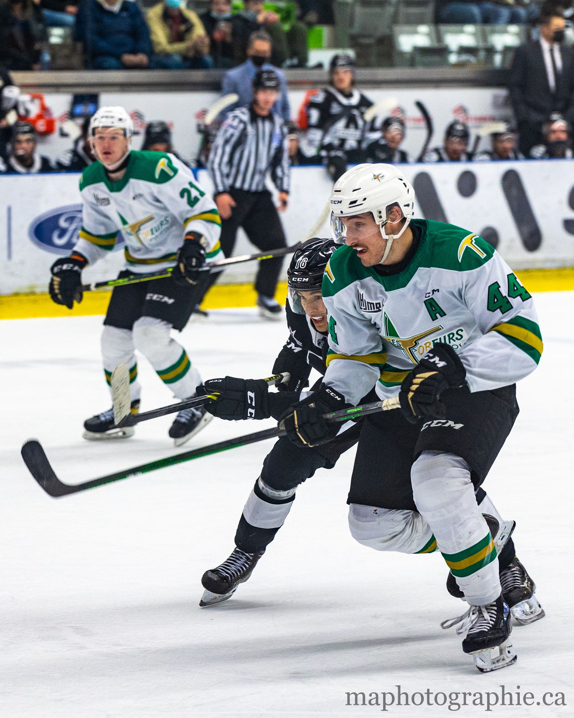 L'Armada recoit Les Foreurs de Val d'Or