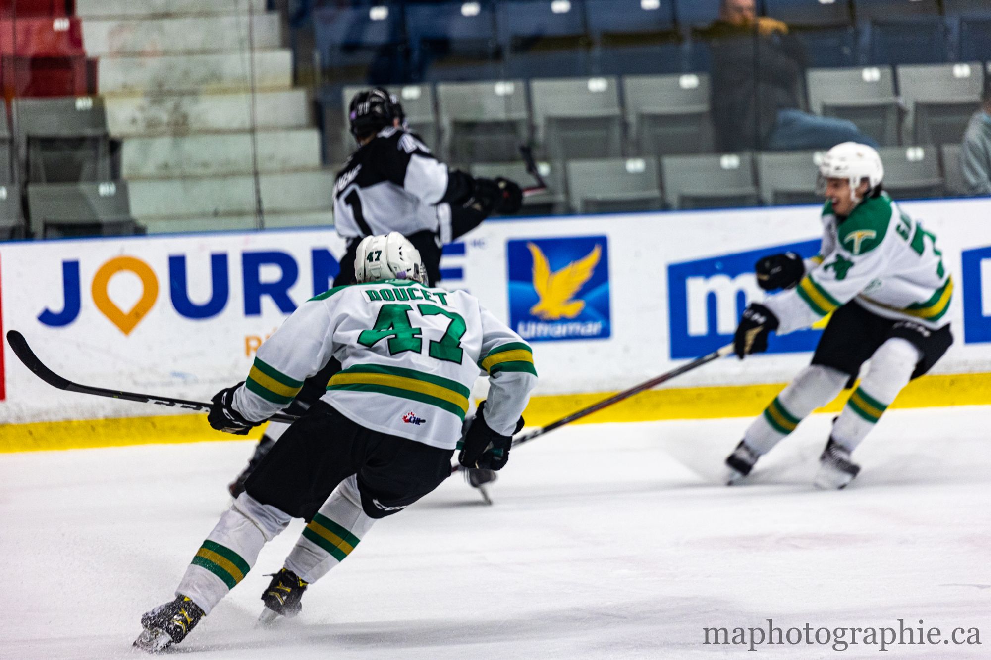 L'Armada recoit Les Foreurs de Val d'Or